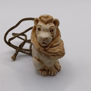 Marble Resin Lion Pendant Necklace "Duc De Lyon"